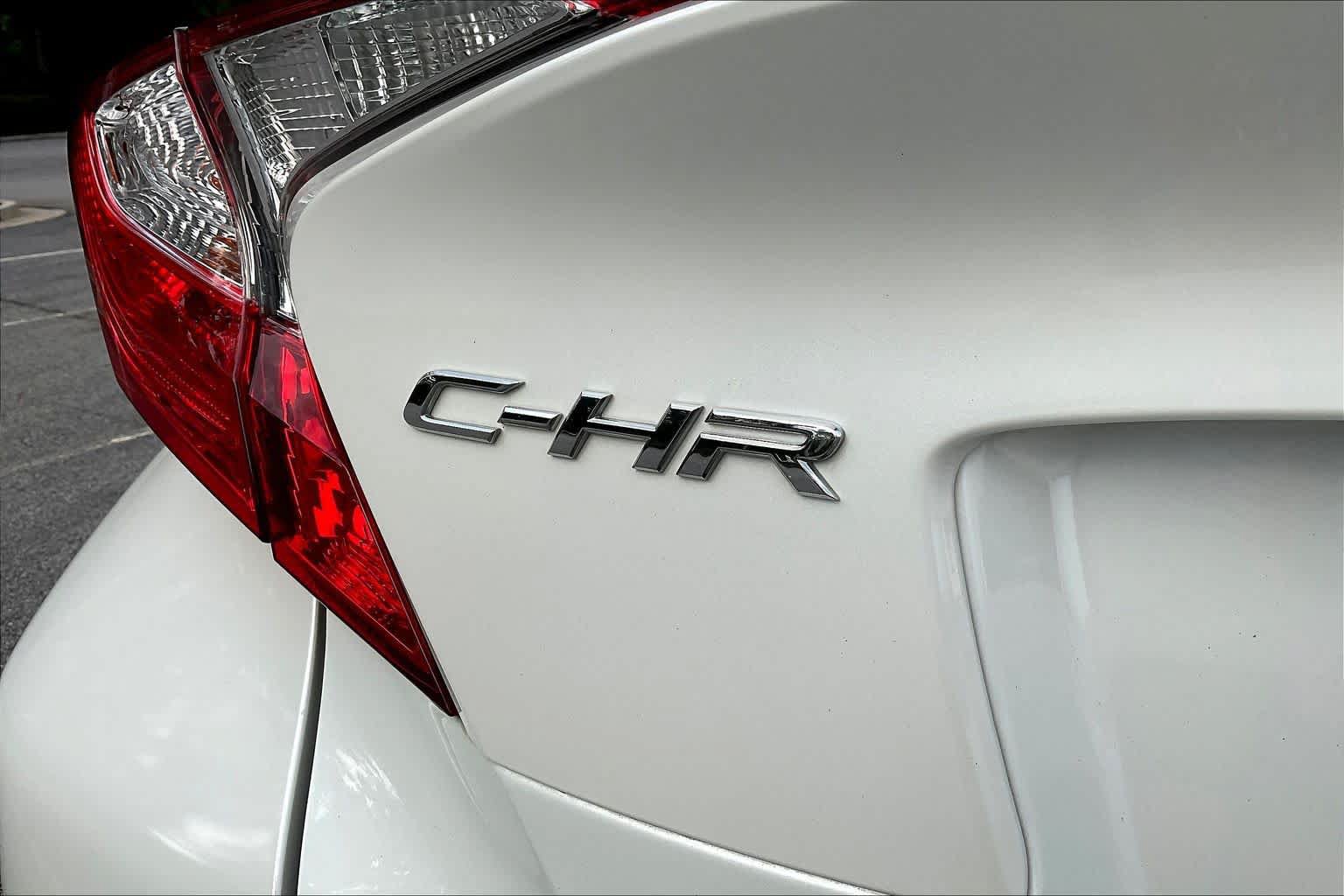 Used 2019 Toyota C-HR Limited FWD image 30