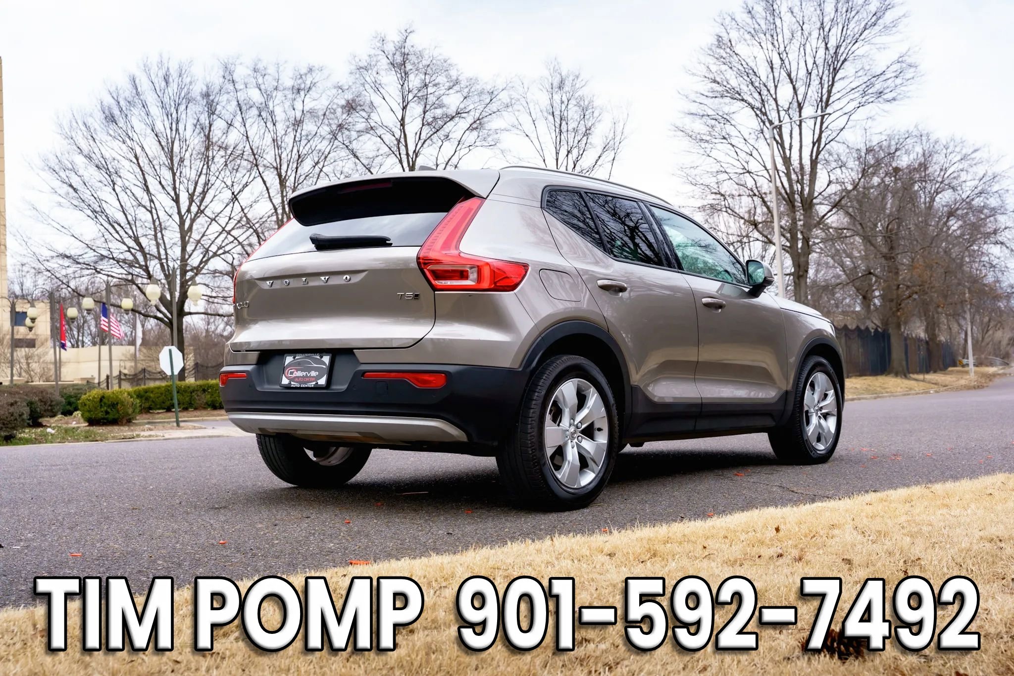 Used 2022 Volvo XC40 T5 Momentum image 5