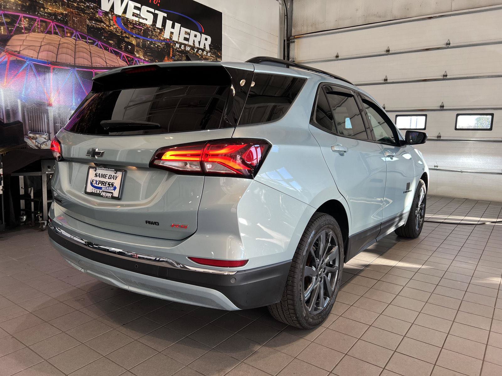 Used 2022 Chevrolet Equinox RS AWD/4WD image 26