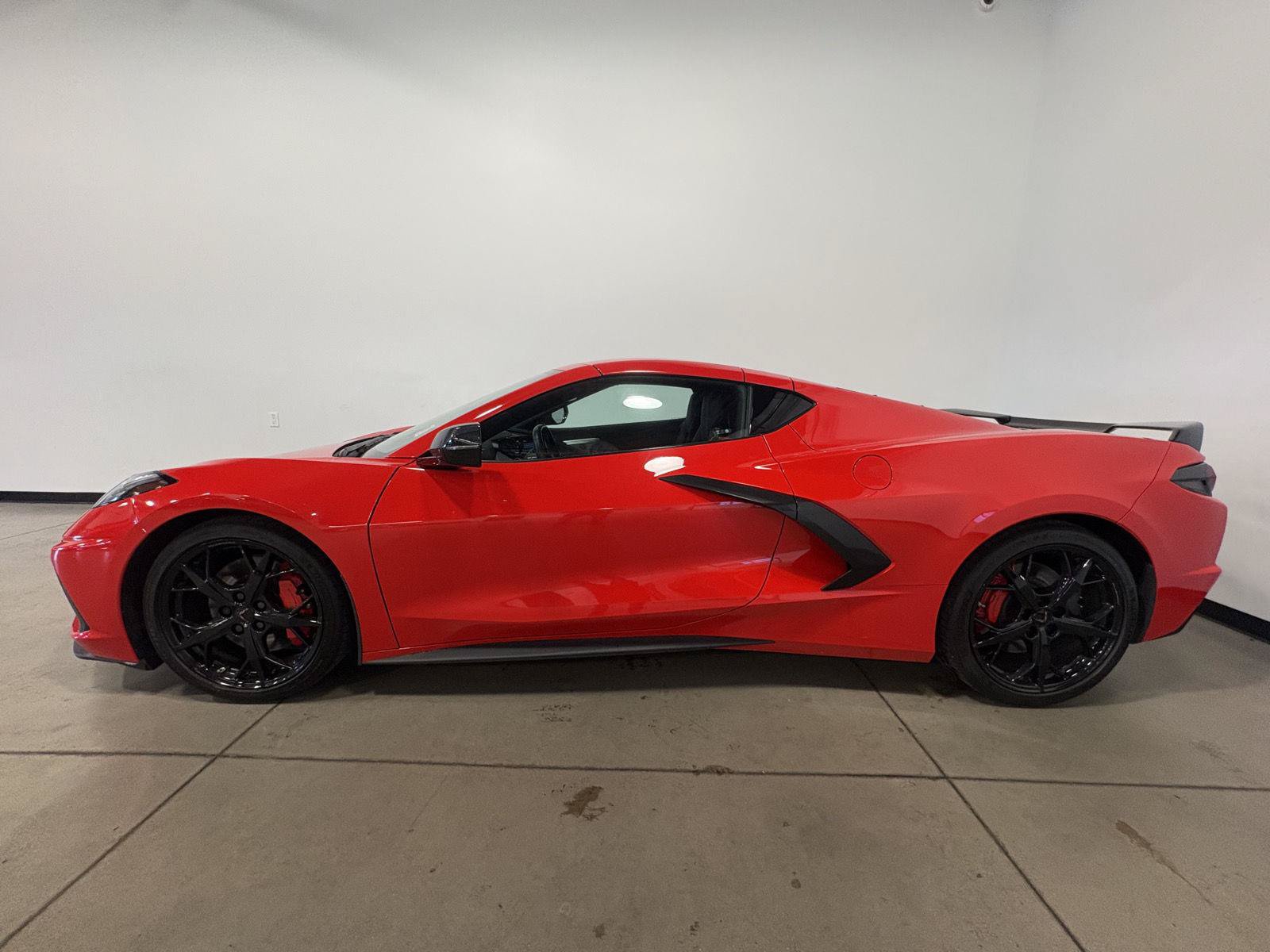 Used 2022 Chevrolet Corvette Stingray Preferred Cpe w/ Z51 Performance Package RWD image 7