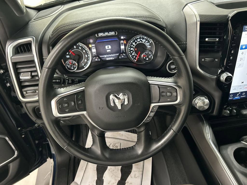 Used 2023 RAM 1500 Laramie AWD/4WD image 3