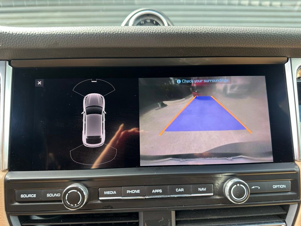 Certified 2020 Porsche Macan AWD/4WD image 30