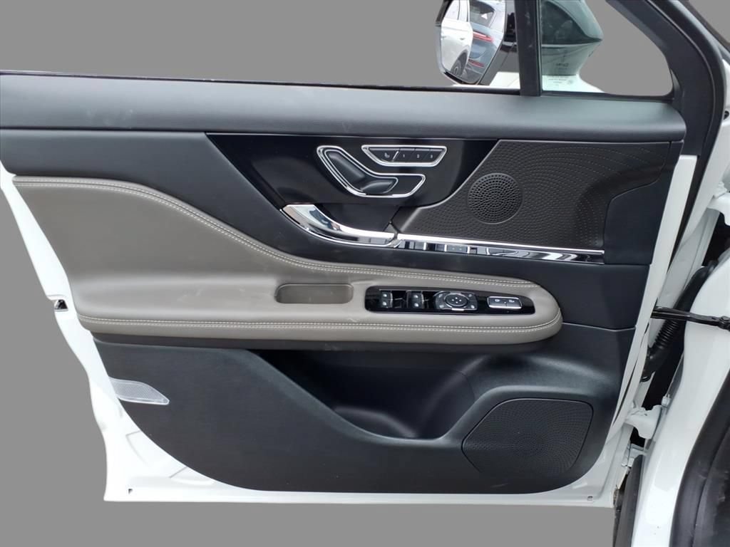 New 2026 Lincoln Corsair Grand Touring AWD/4WD image 16