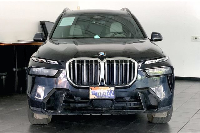 Used 2024 BMW X7 xDrive40i w/ M Sport Package AWD/4WD image 3