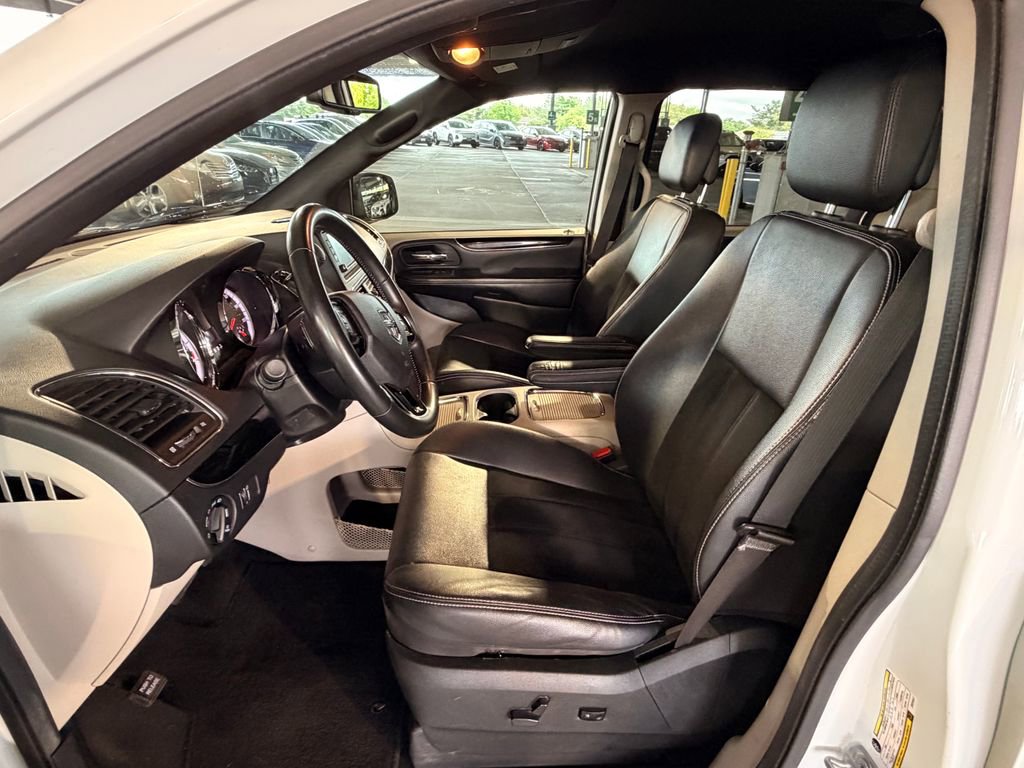 Used 2018 Dodge Grand Caravan SXT FWD image 29