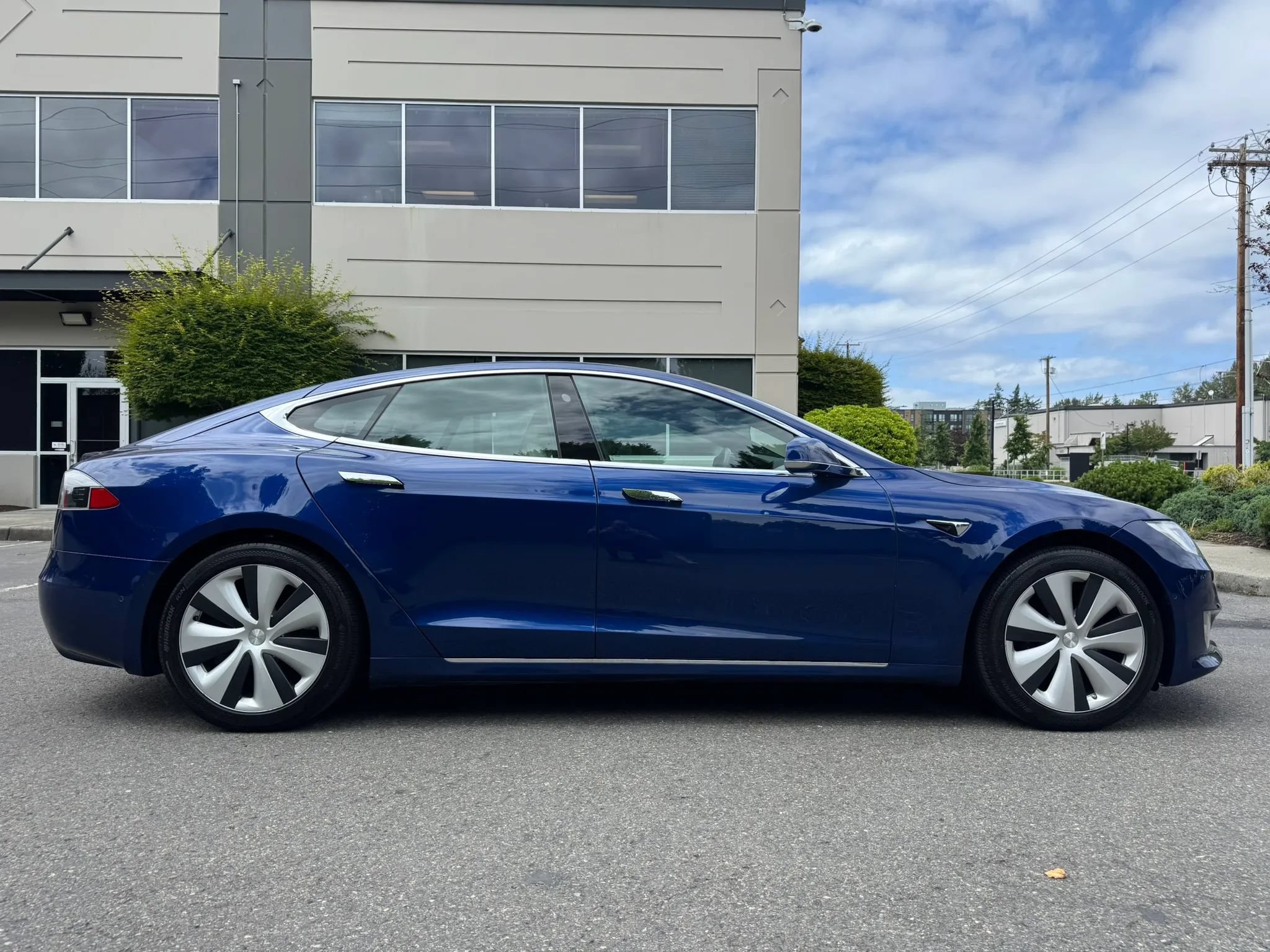 Used 2020 Tesla Model S Long Range Plus AWD/4WD image 12