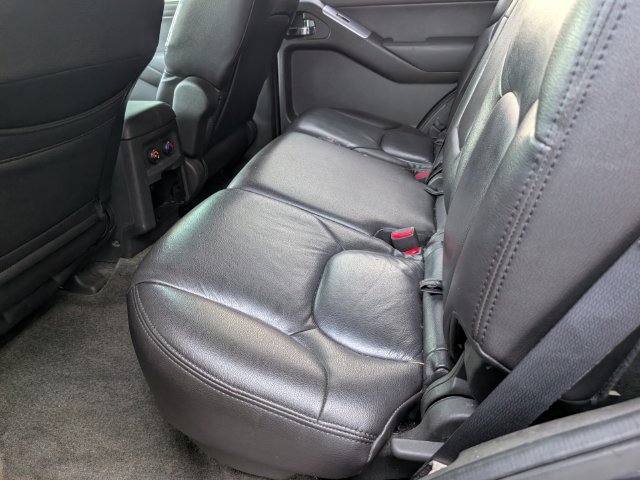 Used 2011 Nissan Pathfinder SV AWD/4WD image 10