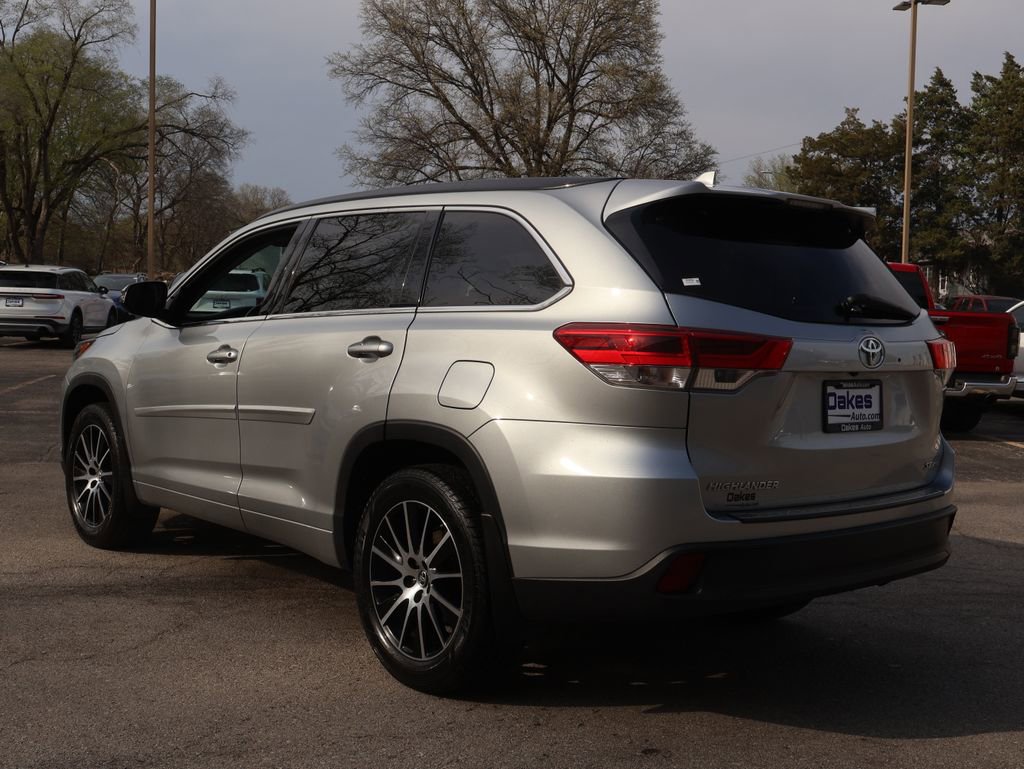 Used 2017 Toyota Highlander SE image 5
