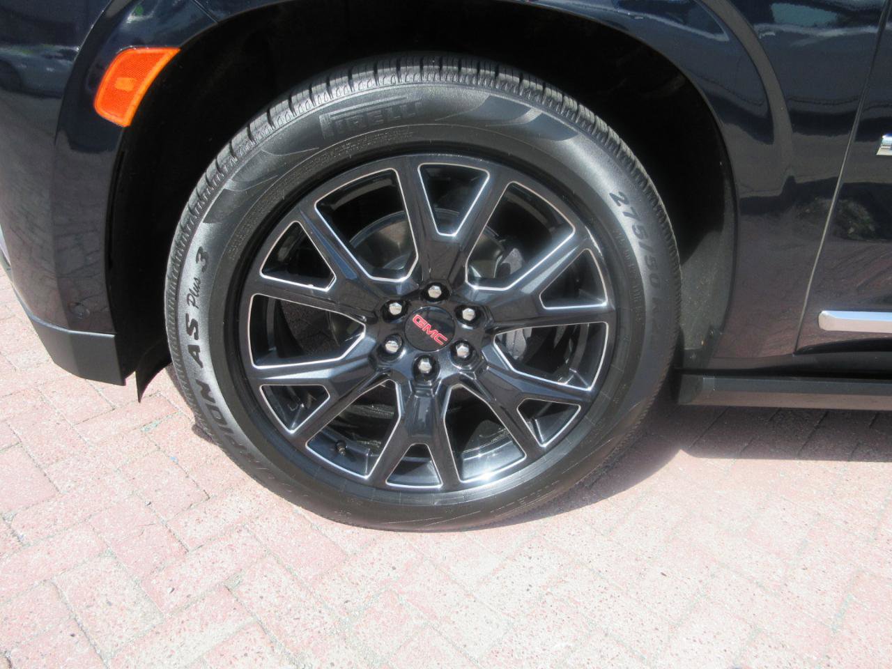 Used 2024 GMC Yukon Denali w/ Advanced Technology Package image 88