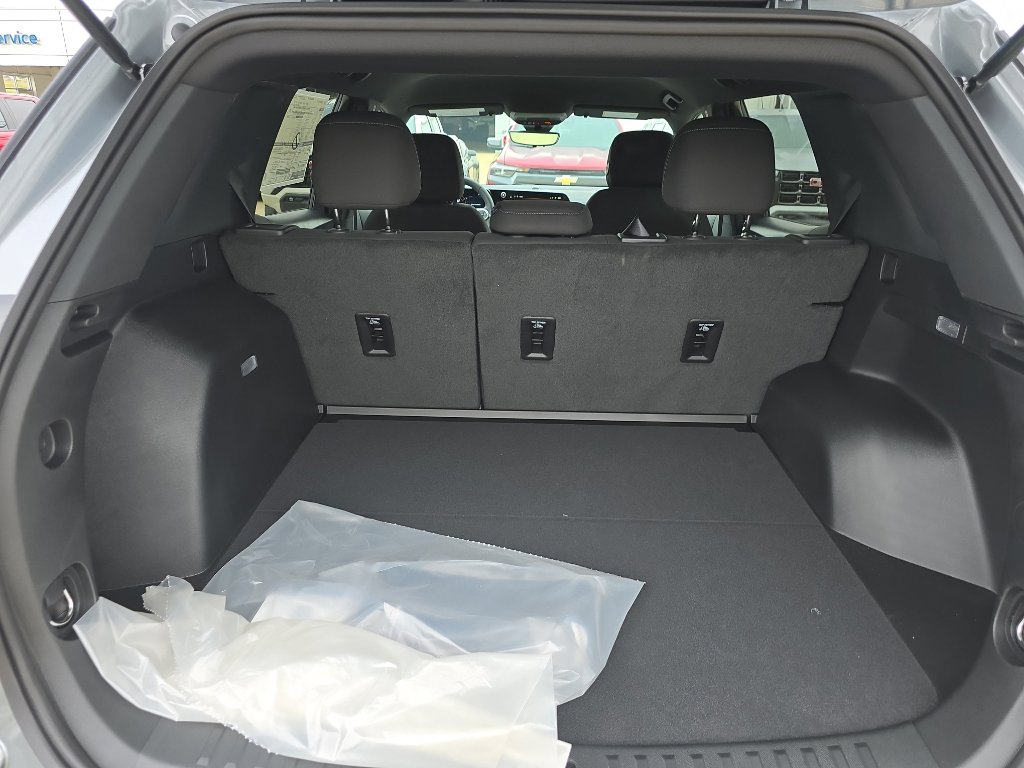 New 2026 Chevrolet Equinox LT w/ Safety and Technology Package FWD image 12