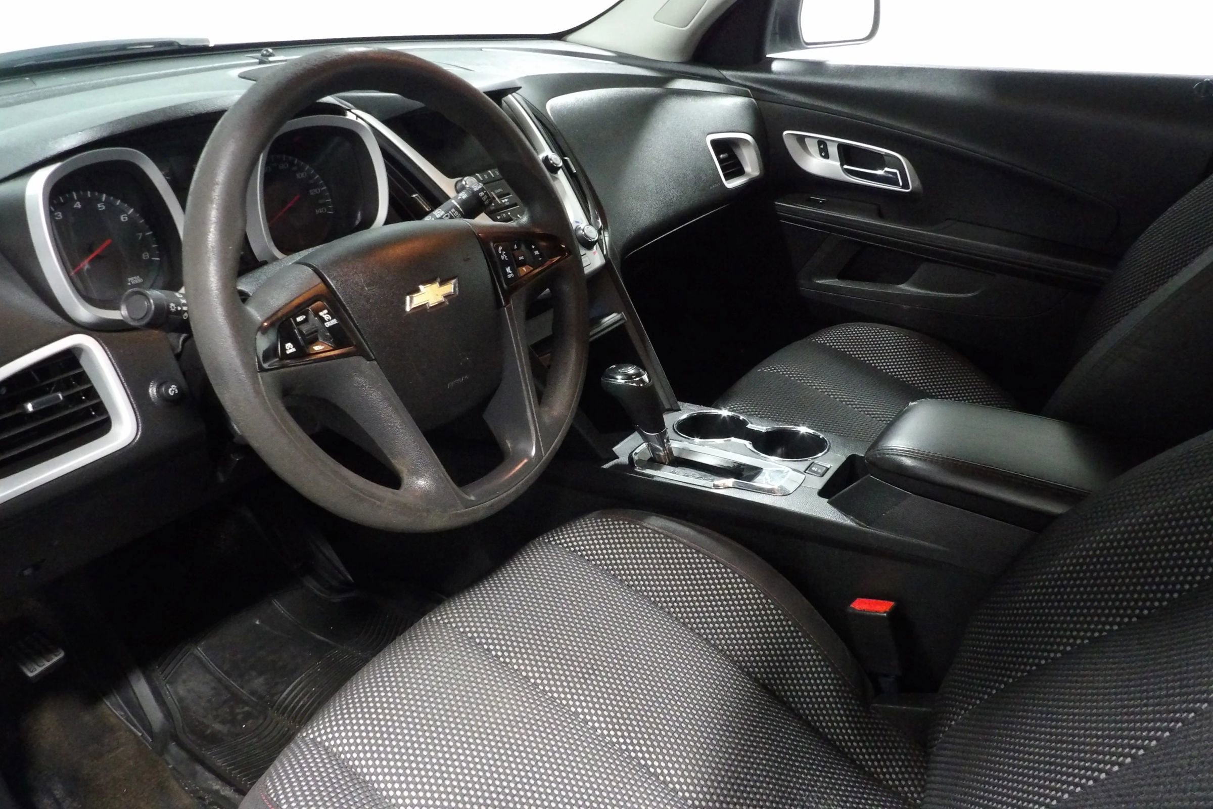 Used 2016 Chevrolet Equinox LS image 9