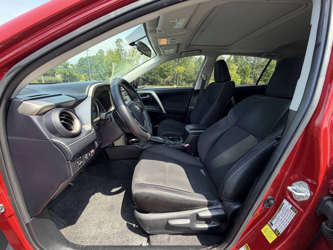 Used 2015 Toyota RAV4 XLE FWD image 10