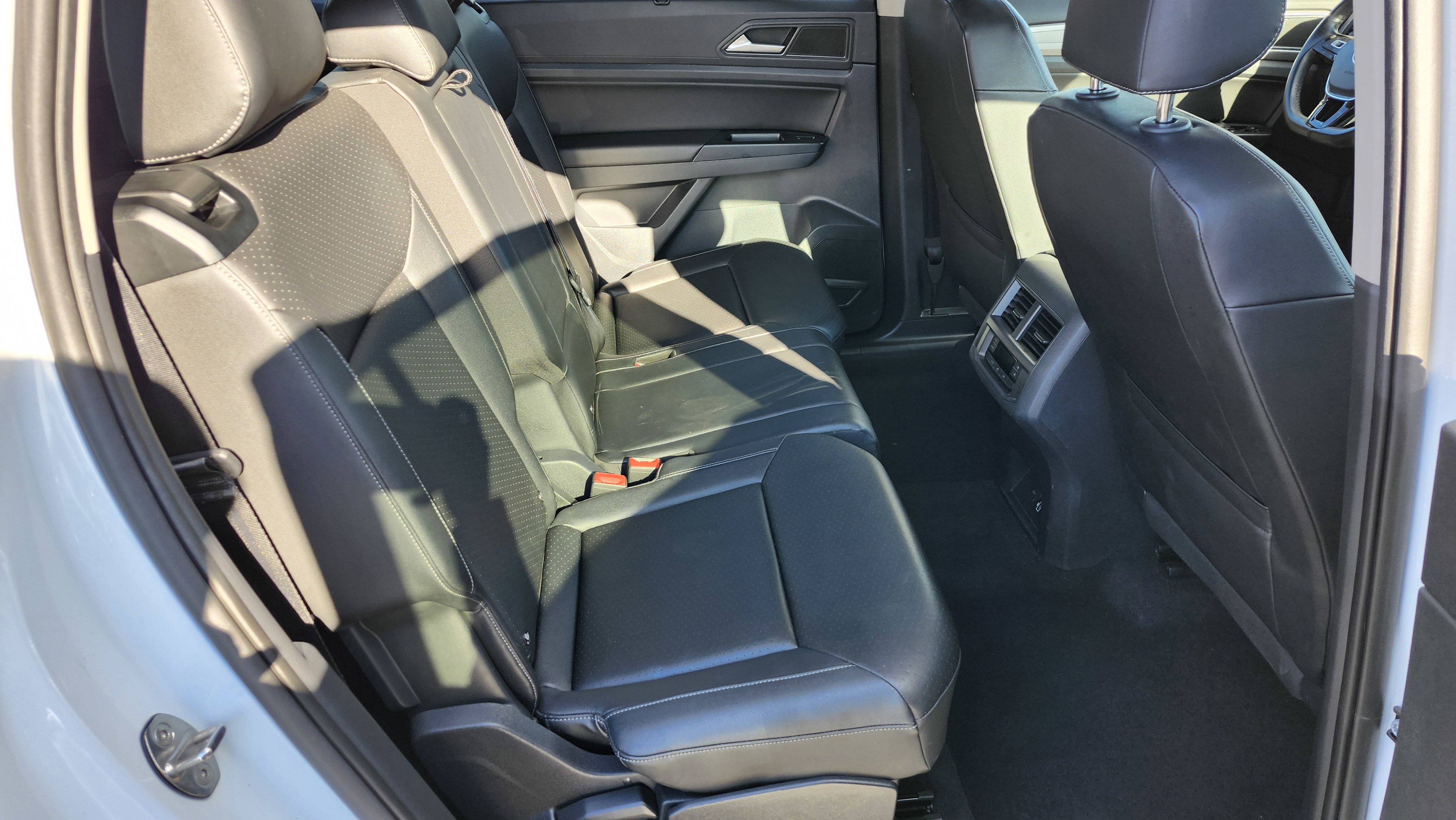 Used 2020 Volkswagen Atlas SE image 12