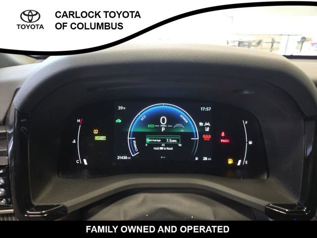 Used 2025 Toyota Camry SE w/ Convenience Package image 23