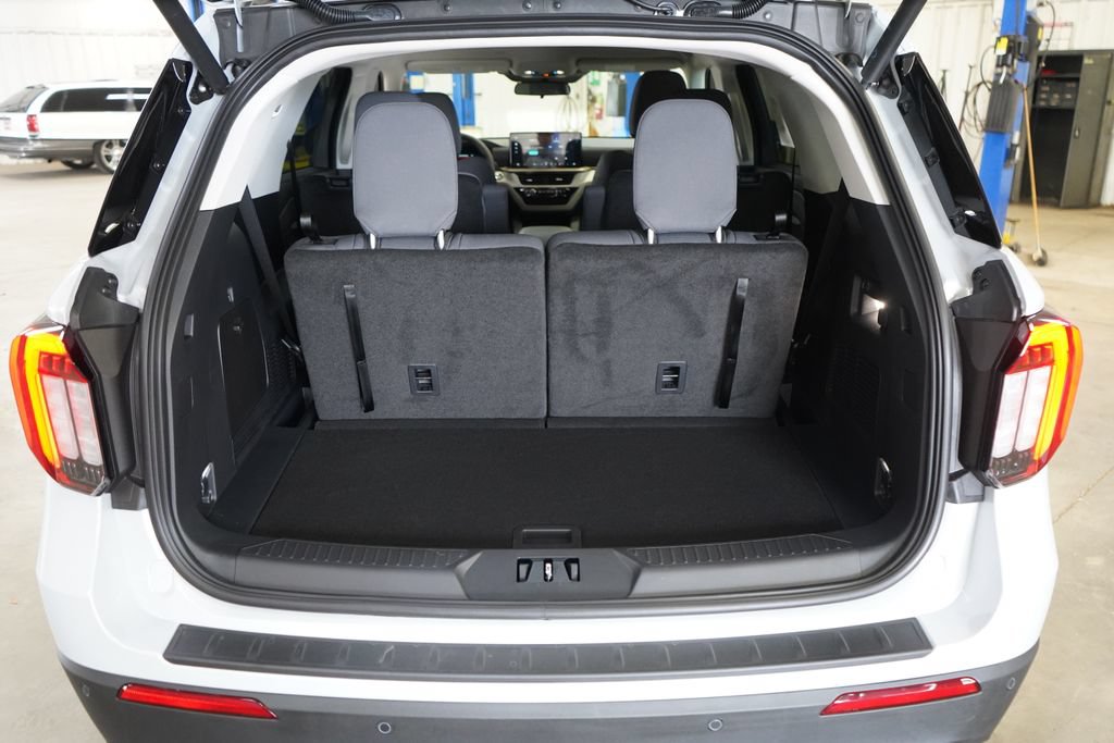 New 2026 Ford Explorer Active RWD image 27