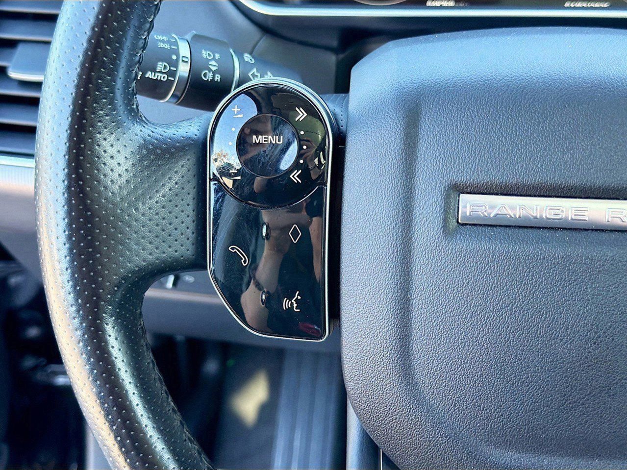 Used 2020 Land Rover Range Rover Sport HSE image 37