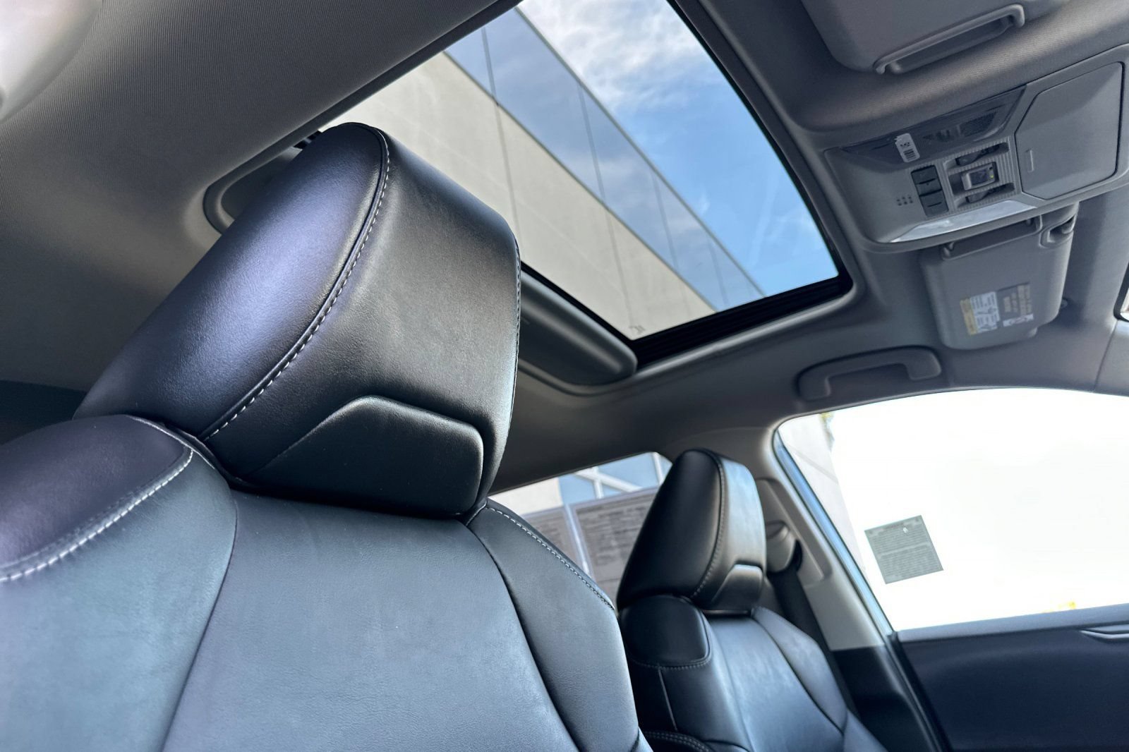 Certified 2022 Toyota RAV4 XLE Premium AWD/4WD image 17