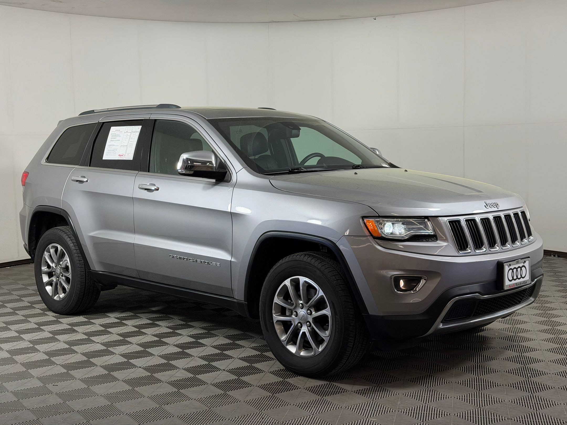 Used 2016 Jeep Grand Cherokee Limited w/ Luxury Group II image 7