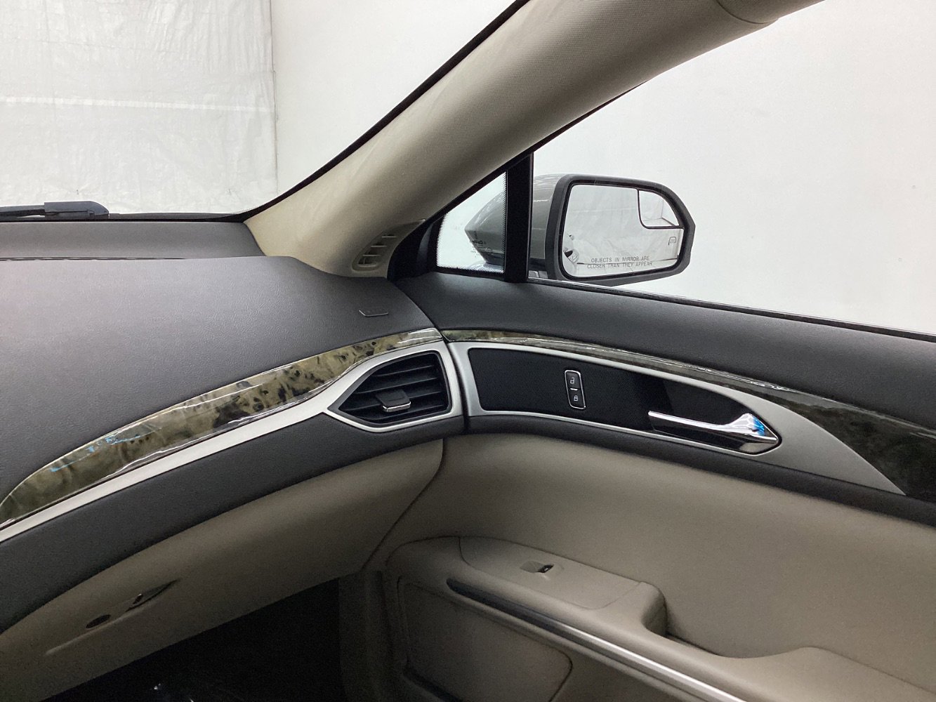 Used 2016 Lincoln MKZ Hybrid image 28