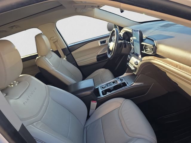 Used 2020 Ford Explorer Platinum w/ Premium Technology Package AWD/4WD image 15