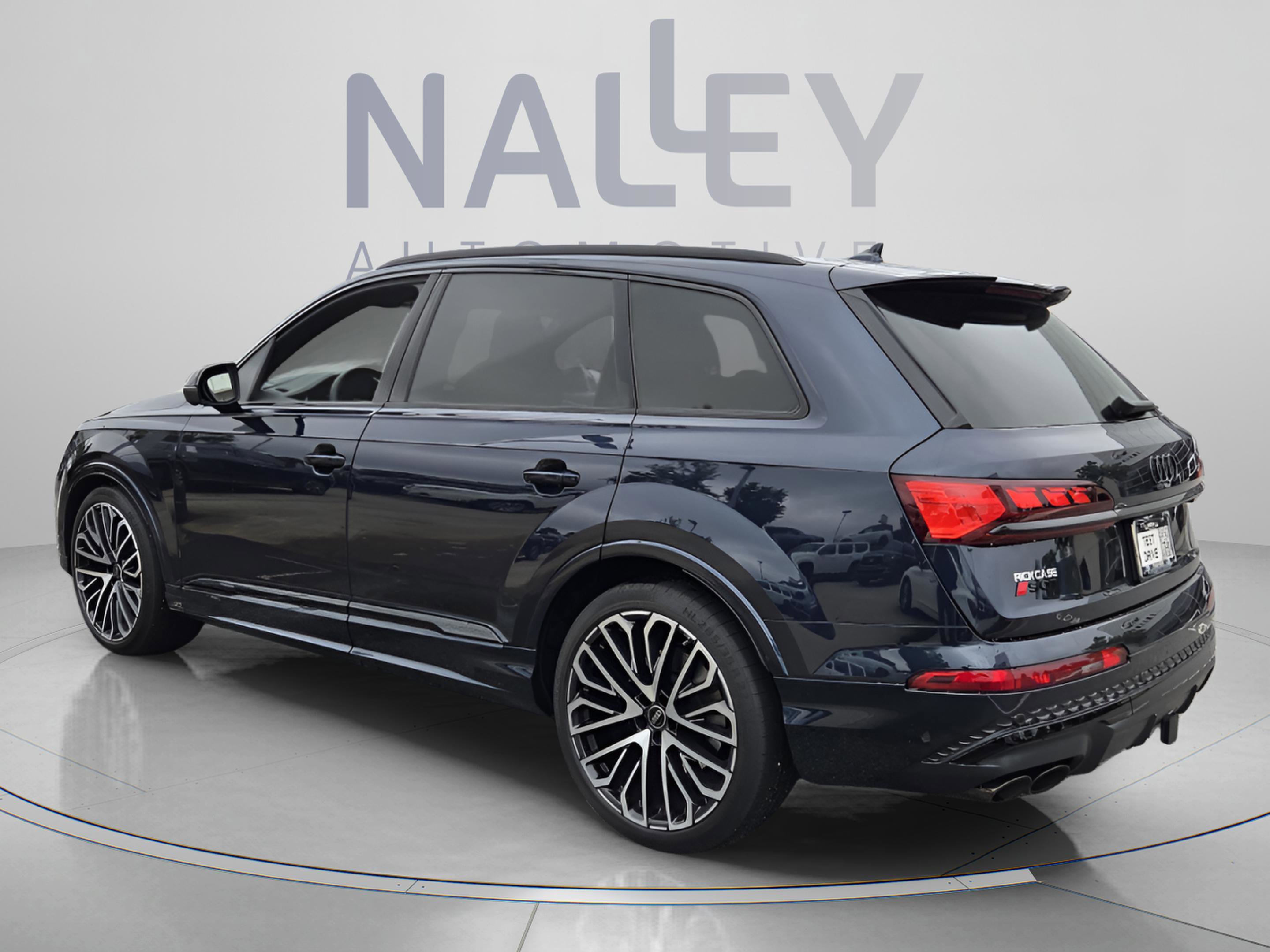 Used 2025 Audi SQ7 Prestige AWD/4WD image 3
