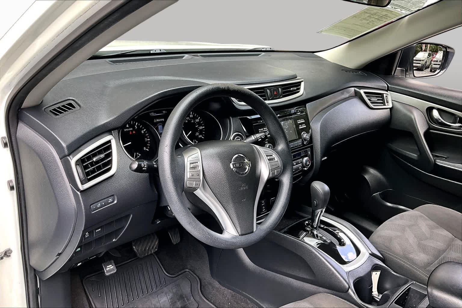 Used 2016 Nissan Rogue SV FWD image 17