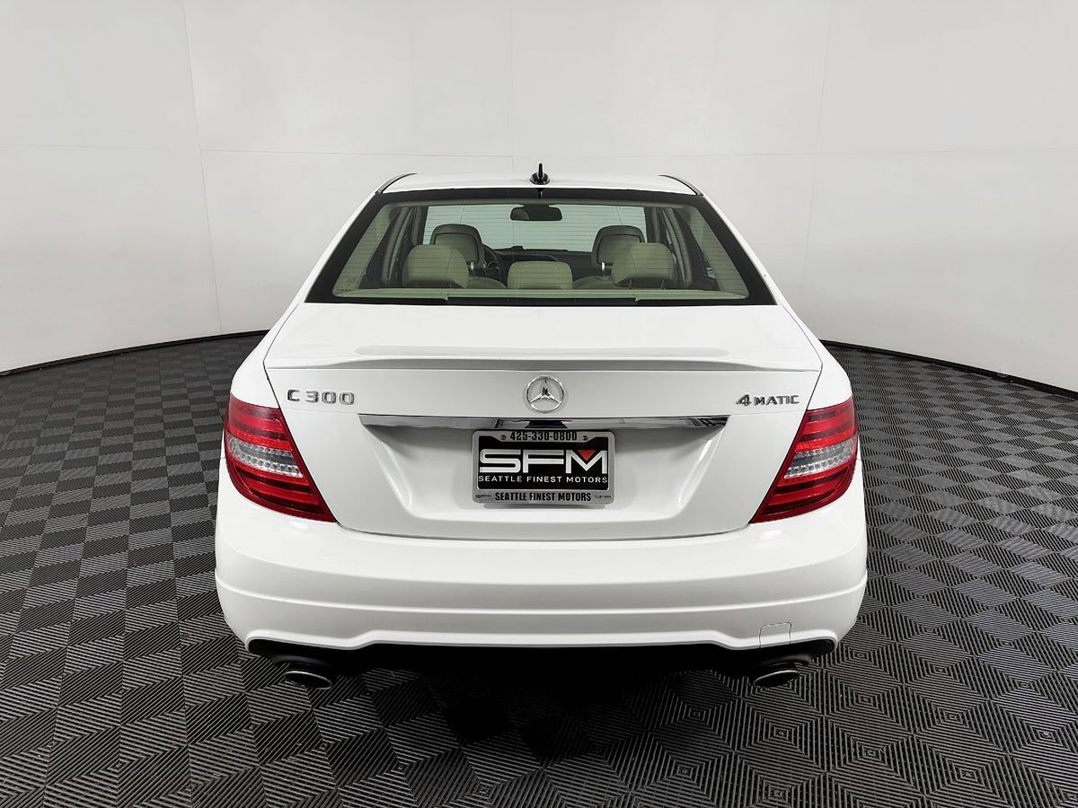 Used 2014 Mercedes-Benz C 300 4MATIC Sedan image 9