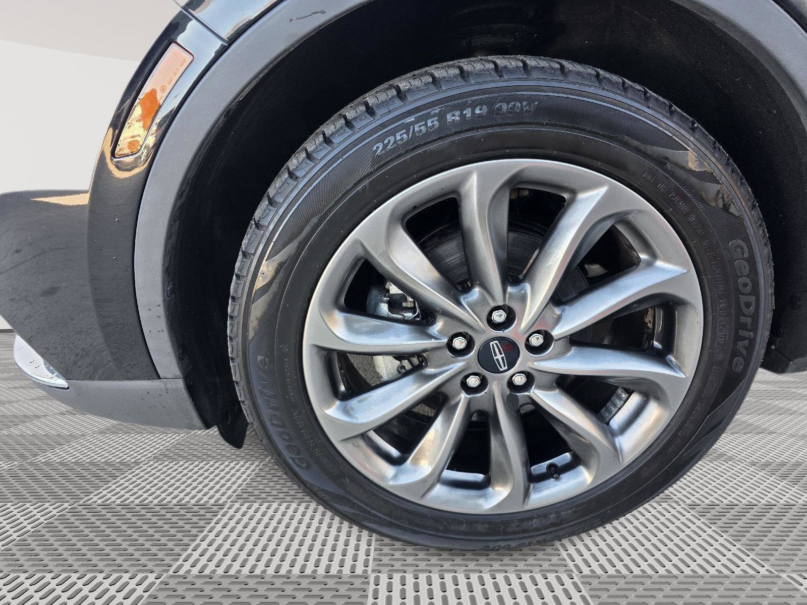 Used 2020 Lincoln Corsair AWD w/ Premium Package image 25