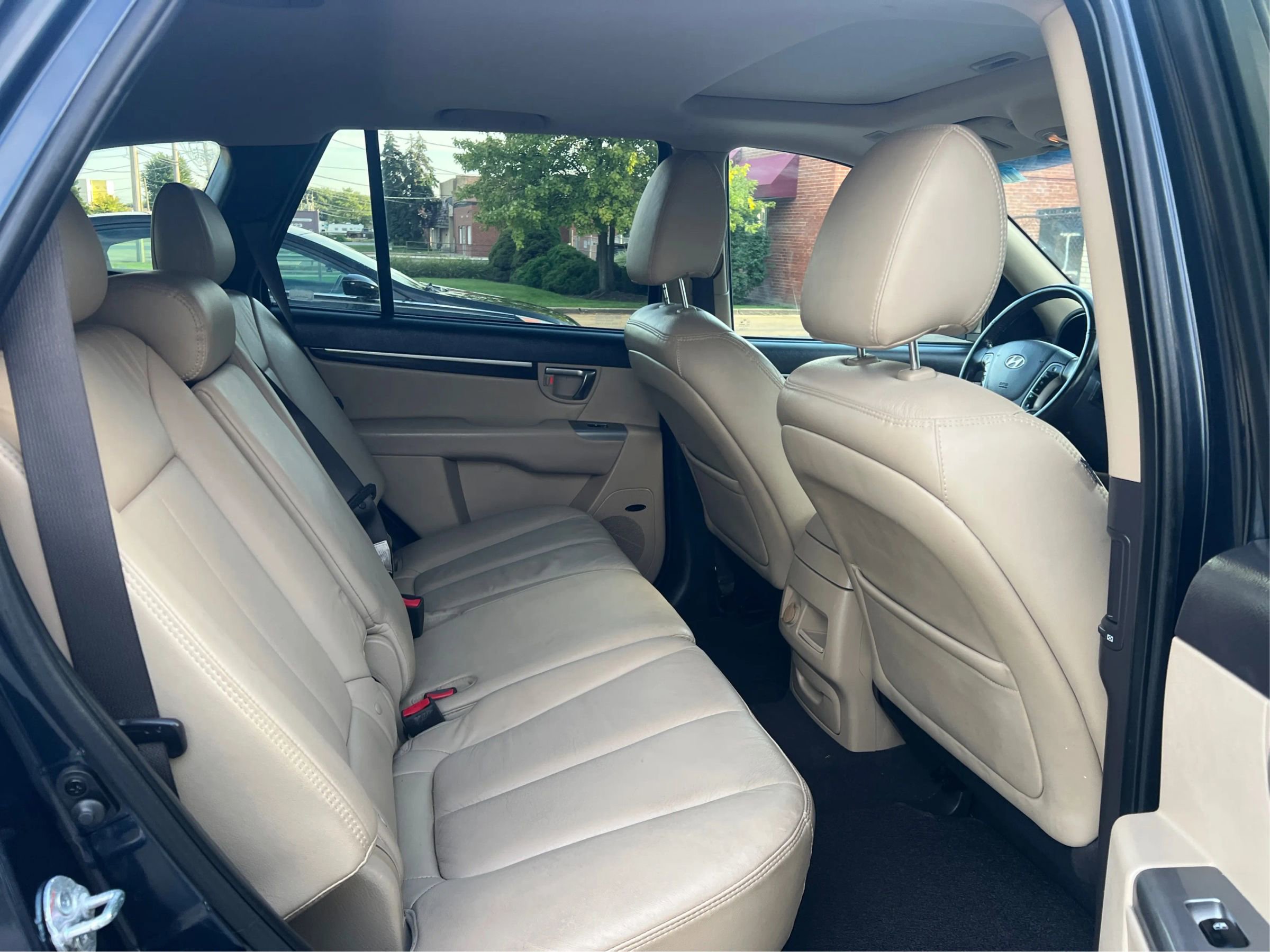 Used 2011 Hyundai Santa Fe Limited image 26