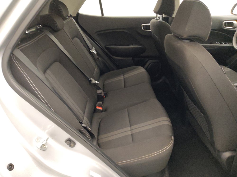 Used 2020 Hyundai Venue SEL image 19