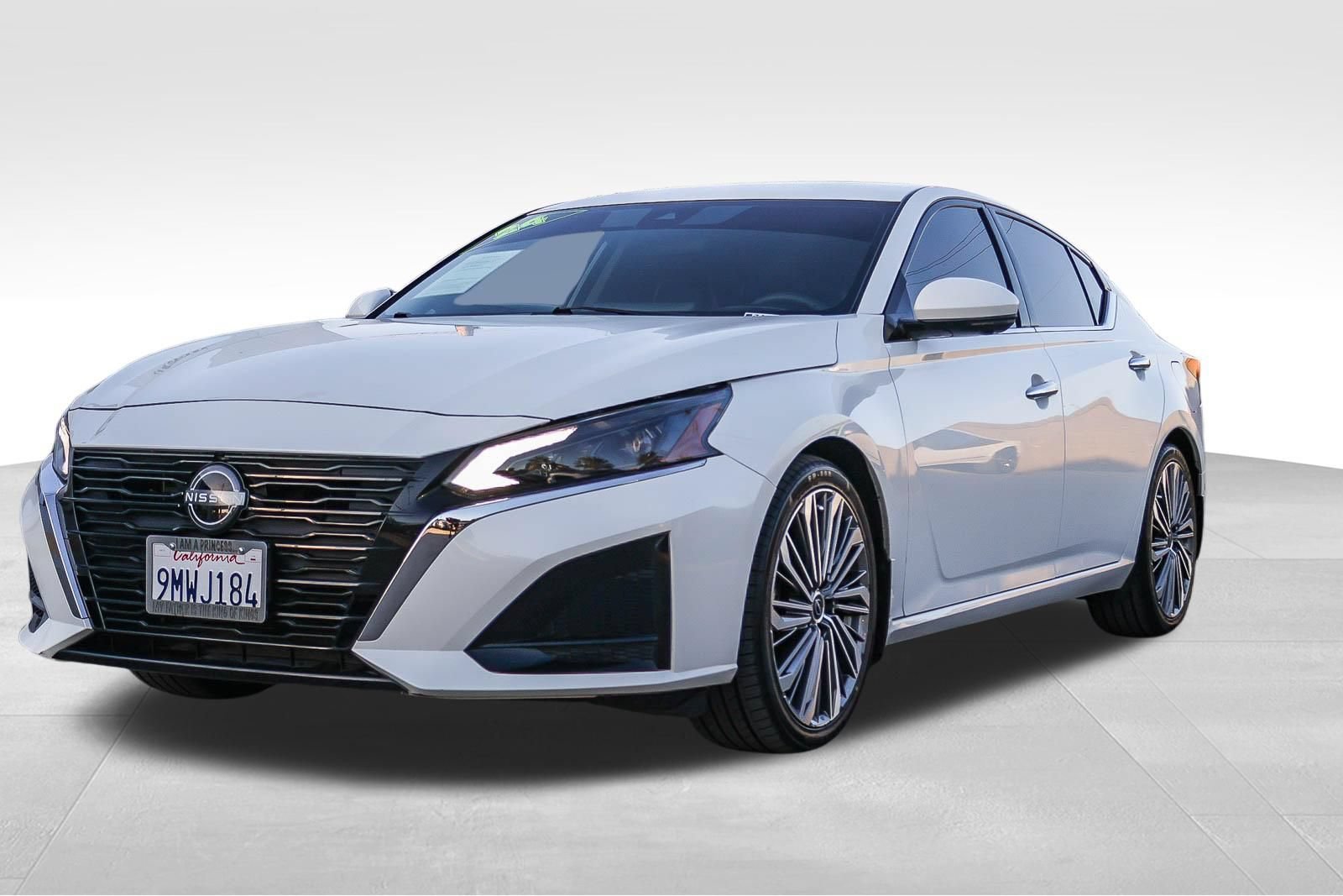Used 2024 Nissan Altima 2.5 SL FWD image 3