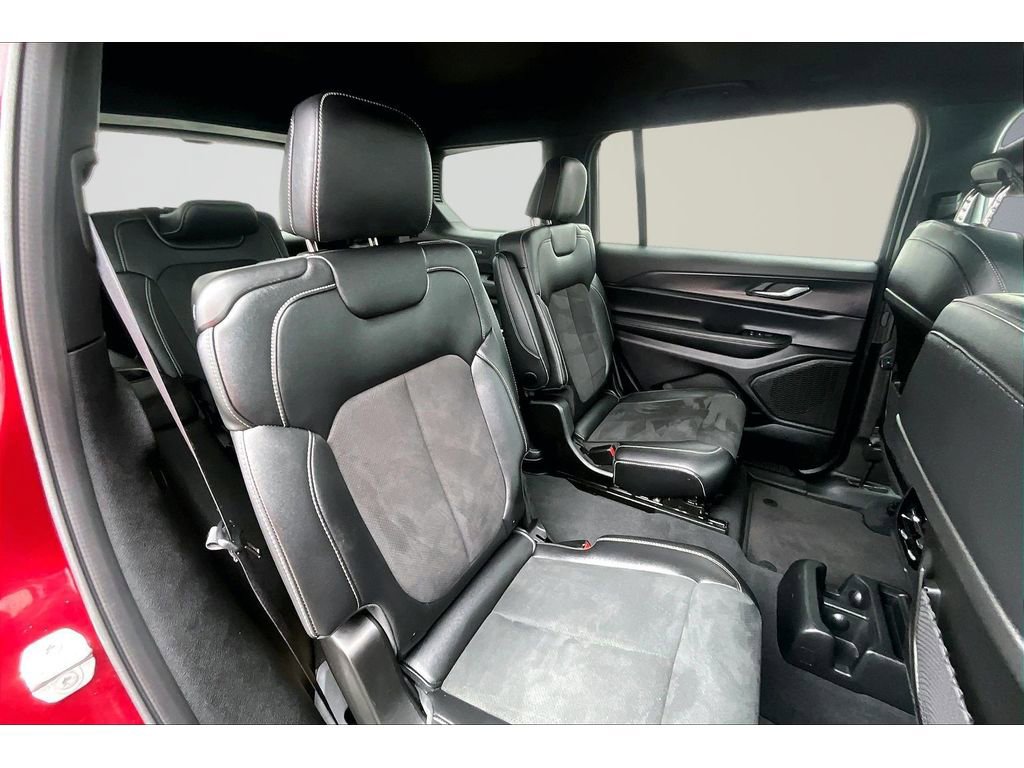 Certified 2025 Jeep Grand Cherokee L Altitude image 24