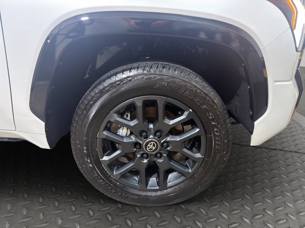 Used 2025 Toyota Tundra Platinum AWD/4WD image 23