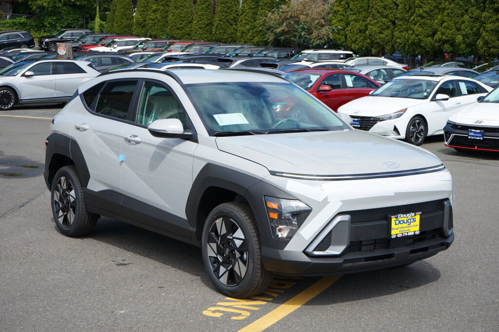 Certified 2025 Hyundai Kona SEL AWD/4WD image 3