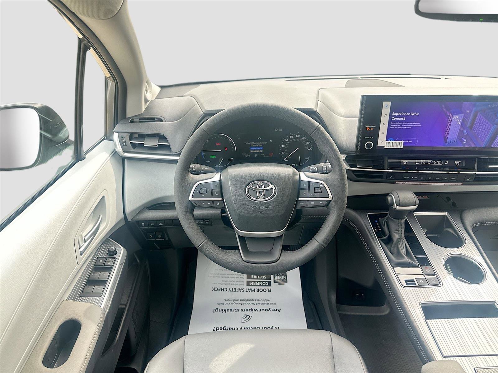 New 2026 Toyota Sienna XLE image 2