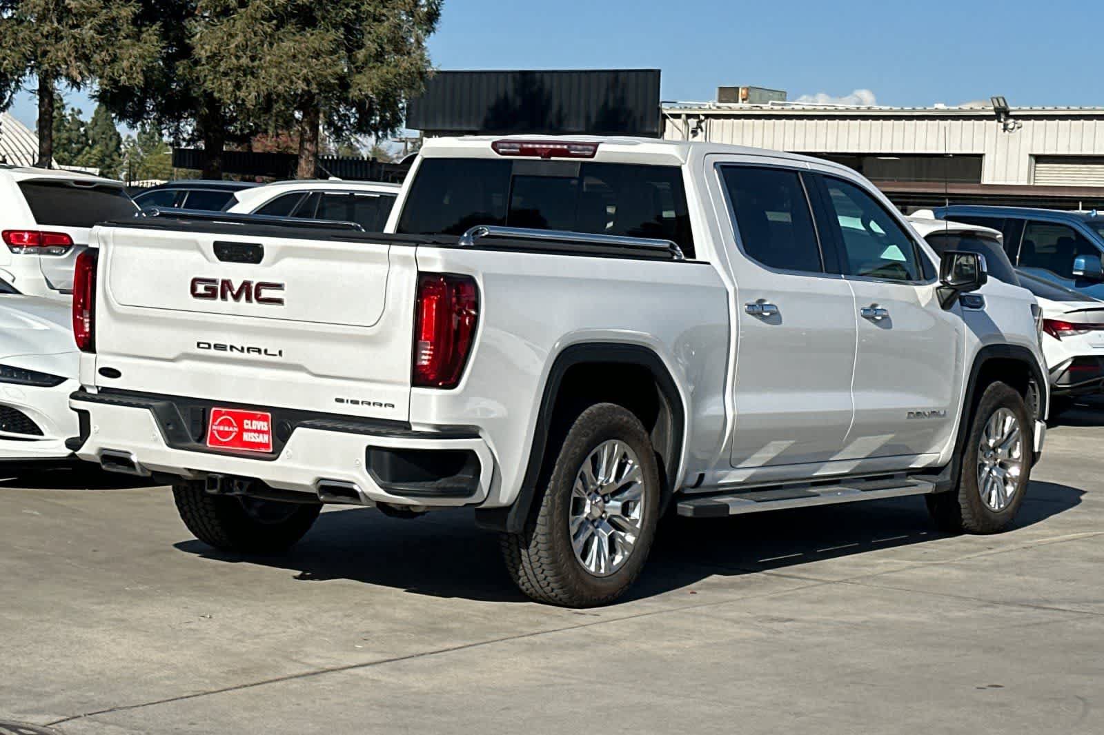 Used 2022 GMC Sierra 1500 Denali AWD/4WD image 3