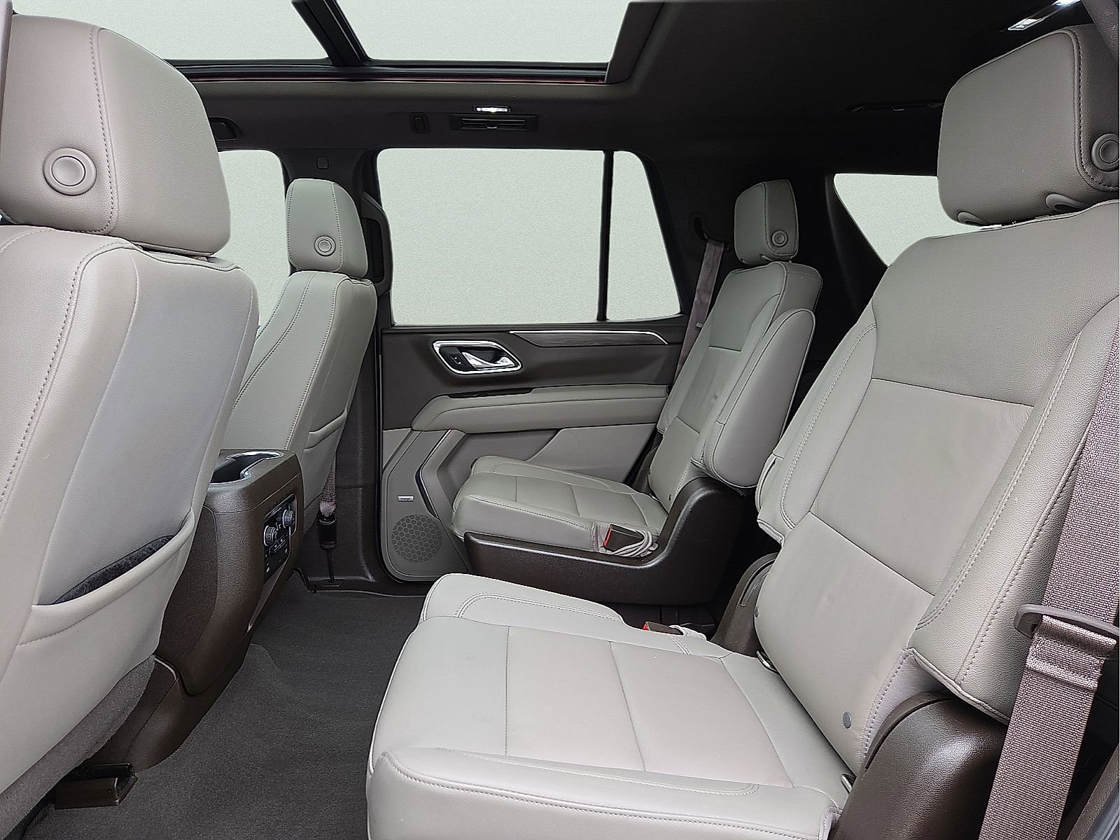 Used 2022 Chevrolet Tahoe Z71 w/ Z71 Off-Road Package AWD/4WD image 11