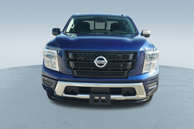 Used 2021 Nissan Titan SV w/ SV Convenience Package image 2
