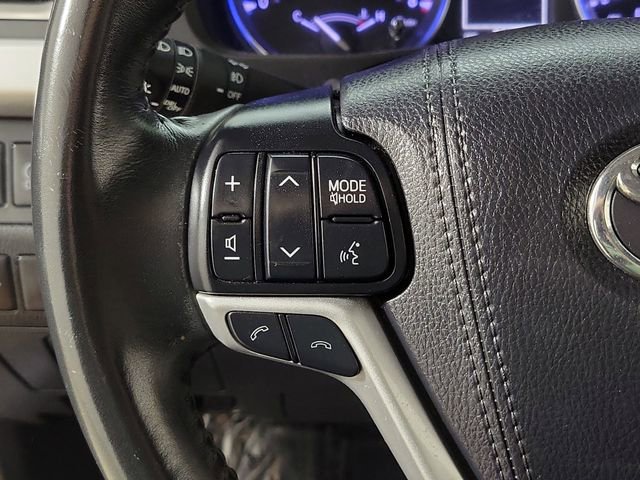 Used 2019 Toyota Highlander XLE FWD image 26