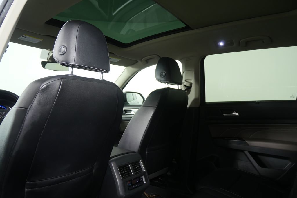 Used 2021 Volkswagen Atlas SEL R-Line image 16