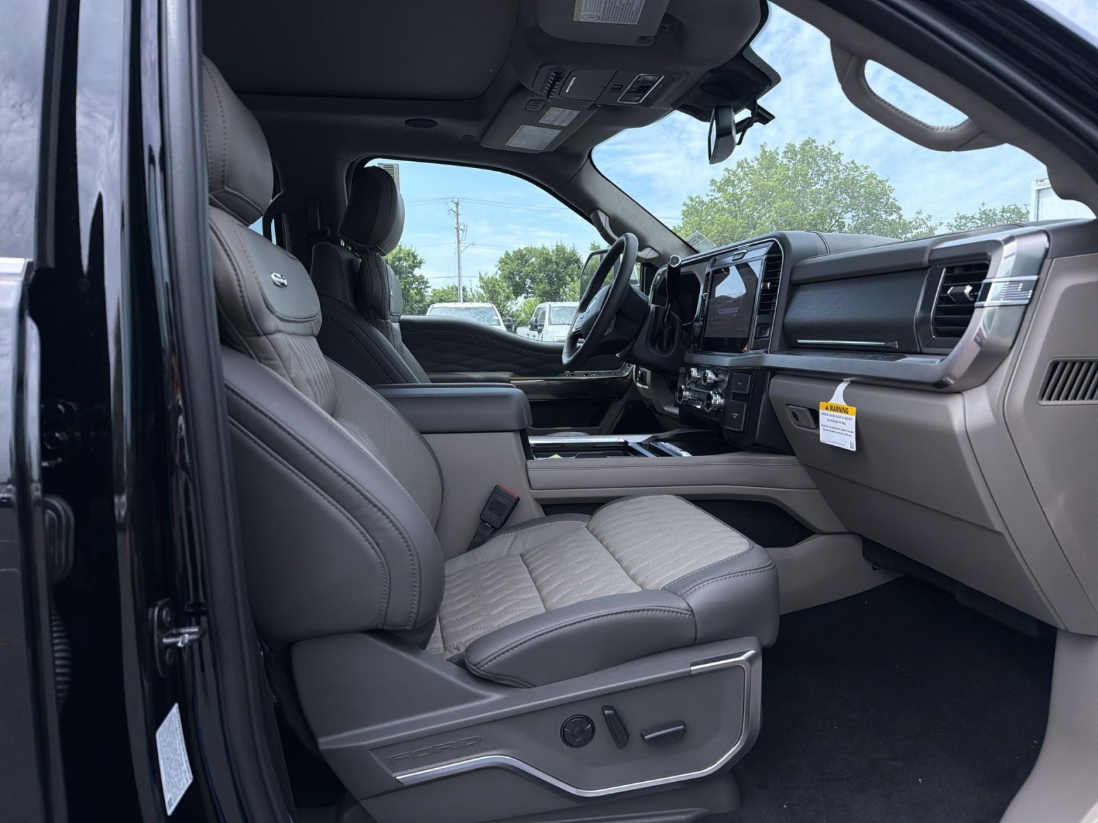 New 2026 Ford F350 Platinum w/ Platinum Plus Package AWD/4WD image 26