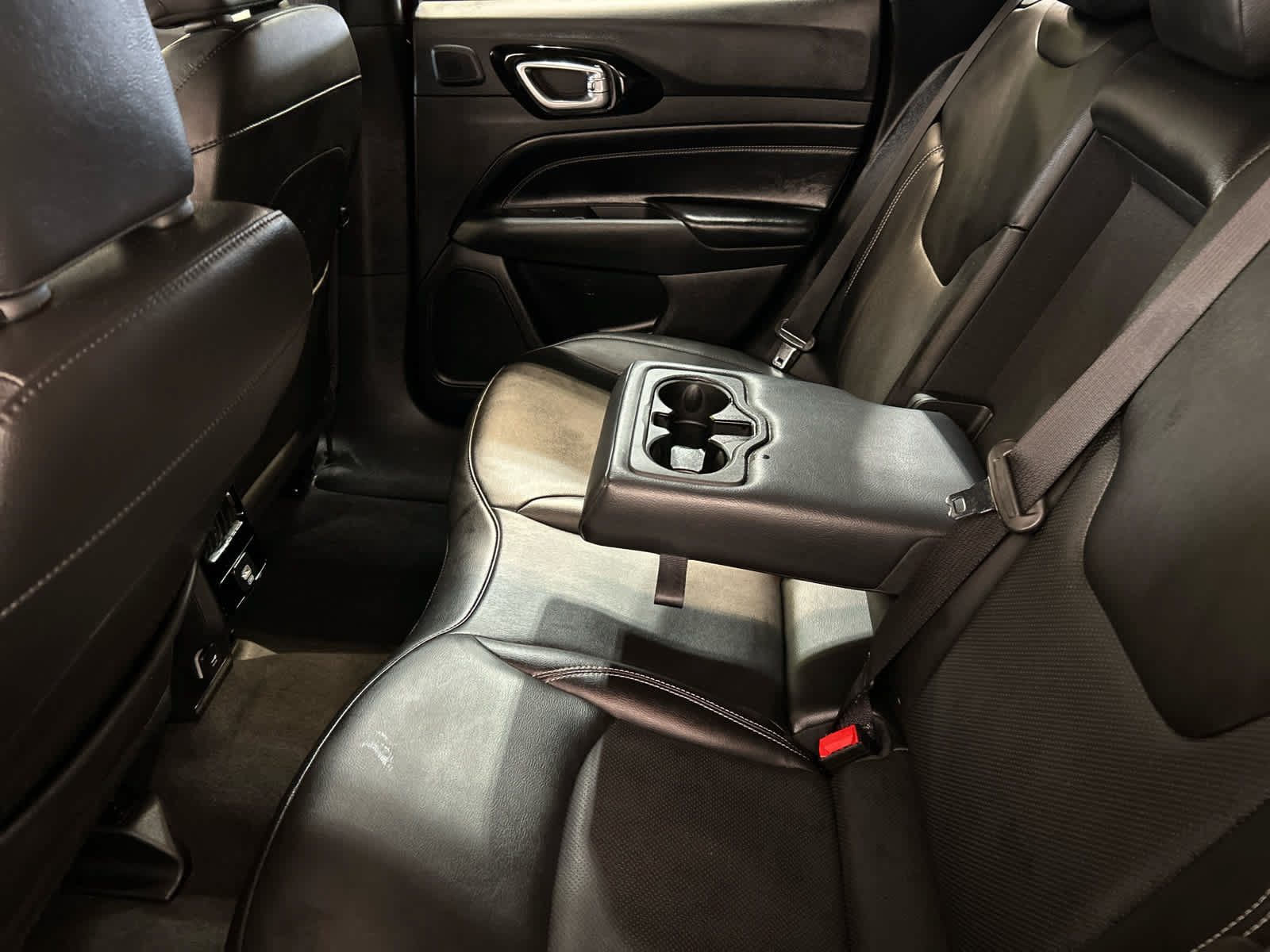 Used 2022 Jeep Compass High Altitude AWD/4WD image 5