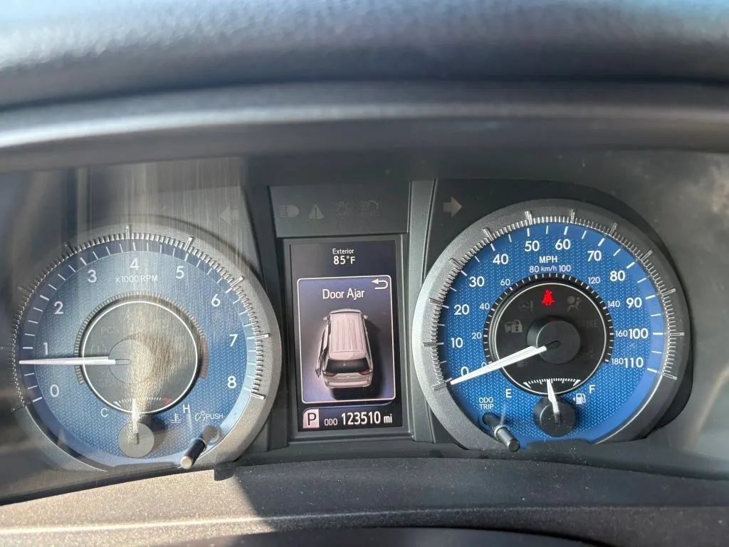 Used 2017 Toyota Sienna XLE Premium AWD/4WD image 16