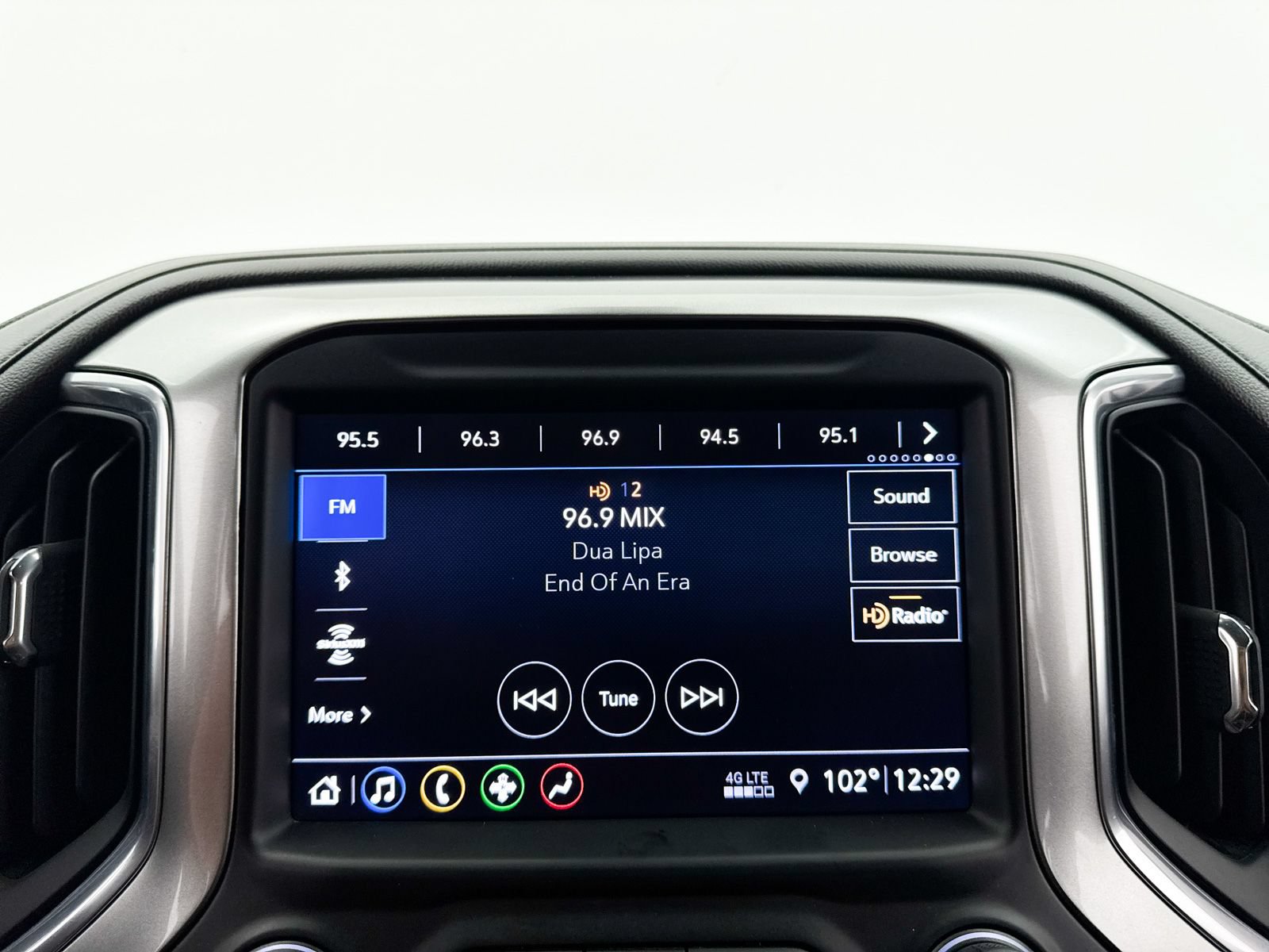 Used 2019 Chevrolet Silverado 1500 LT Trail Boss AWD/4WD image 21