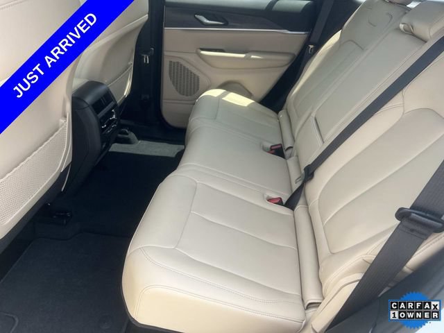 Certified 2025 Jeep Grand Cherokee Limited w/ Trailer Tow Package AWD/4WD image 20