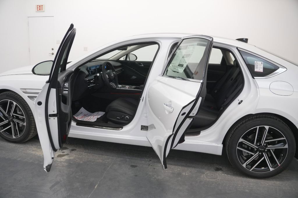 New 2025 Genesis G80 2.5T Advanced image 32