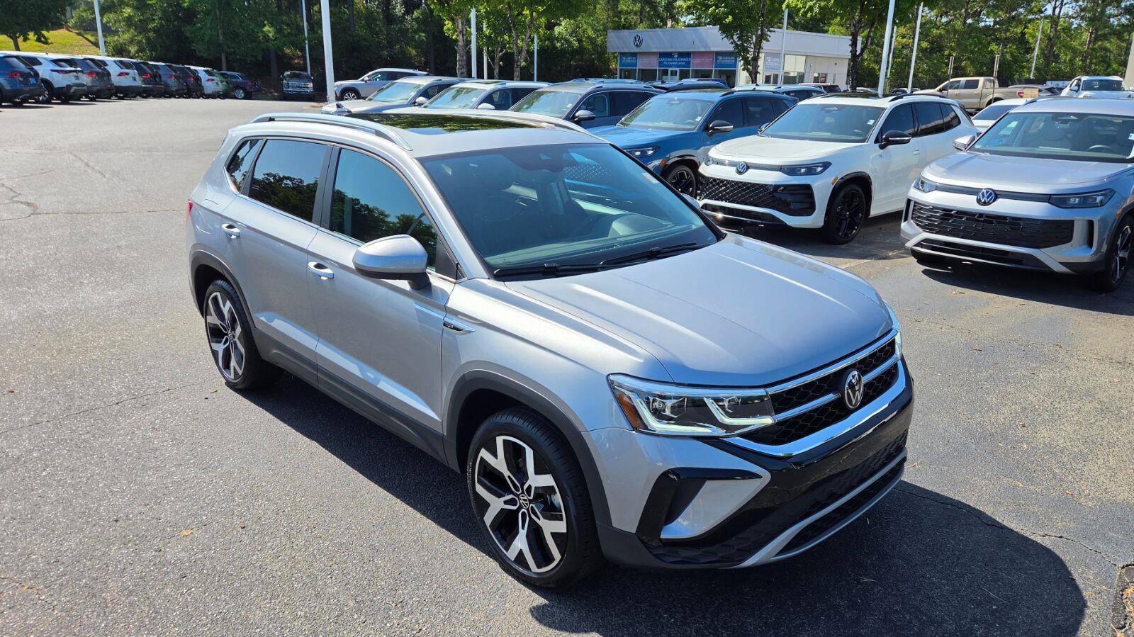 Certified 2023 Volkswagen Taos SEL AWD/4WD image 7