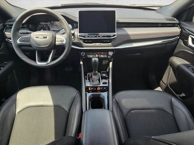 Used 2026 Jeep Compass Trailhawk AWD/4WD image 16