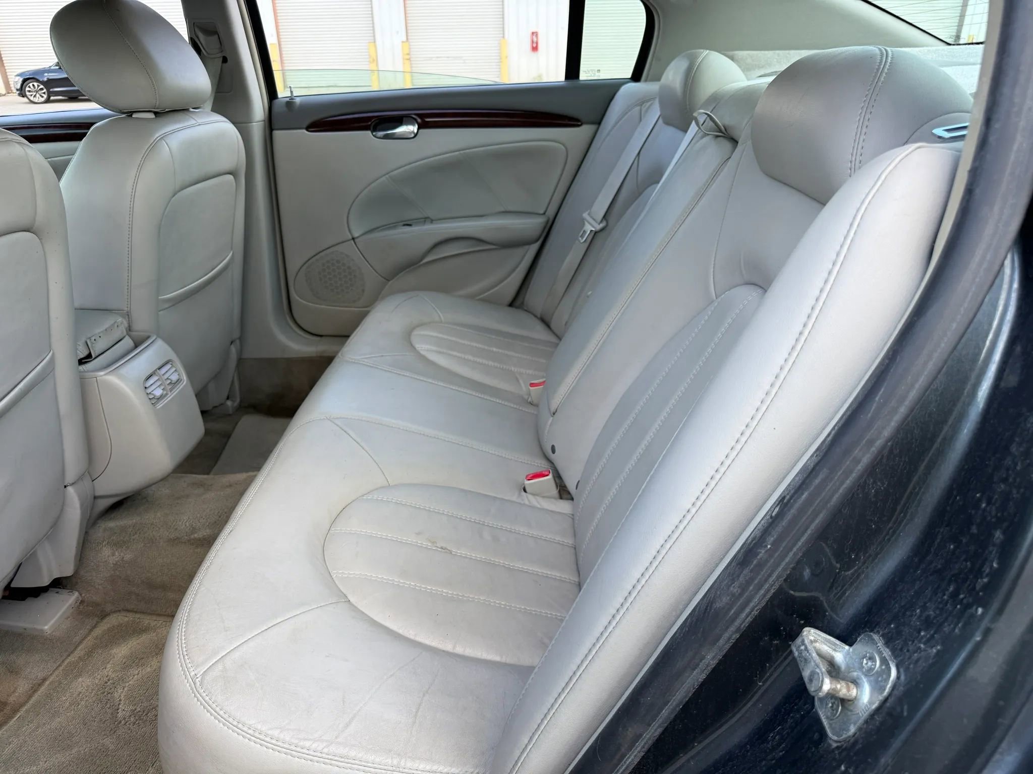 Used 2011 Buick Lucerne CXL FWD image 21