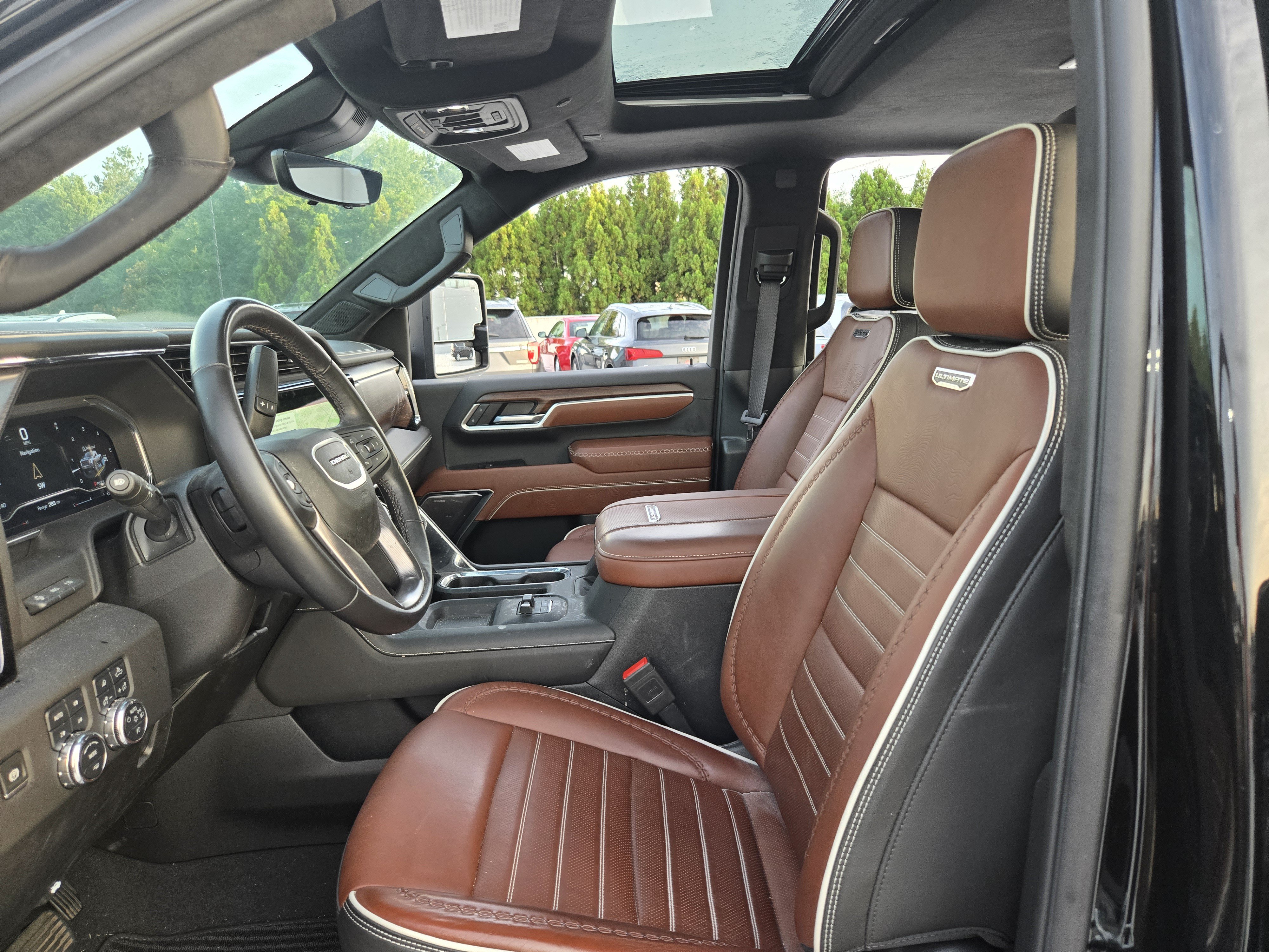 Used 2025 GMC Sierra 2500 Denali Ultimate w/ Max Trailering Package AWD/4WD image 15
